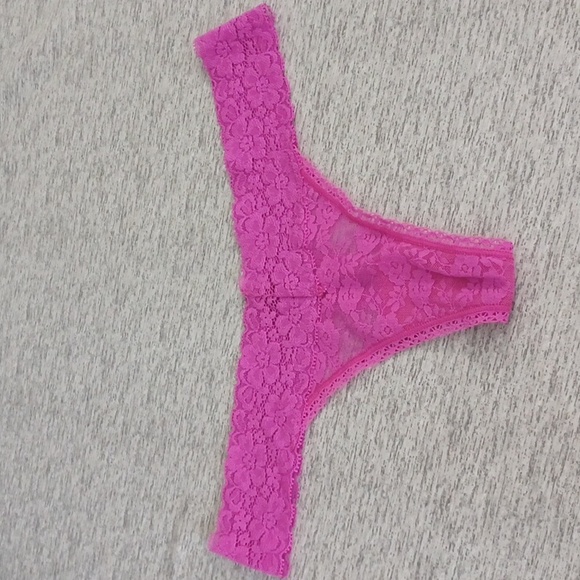 Vs pink thong bundle - Picture 4 of 6